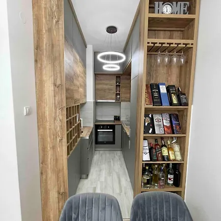 Urban Hill Apartment *